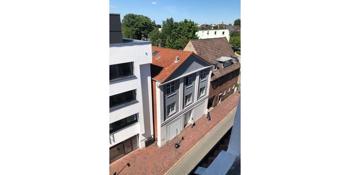 Mehrfamilienhaus direkt am HBF Neumünster. Faktor 14 15 zimmer