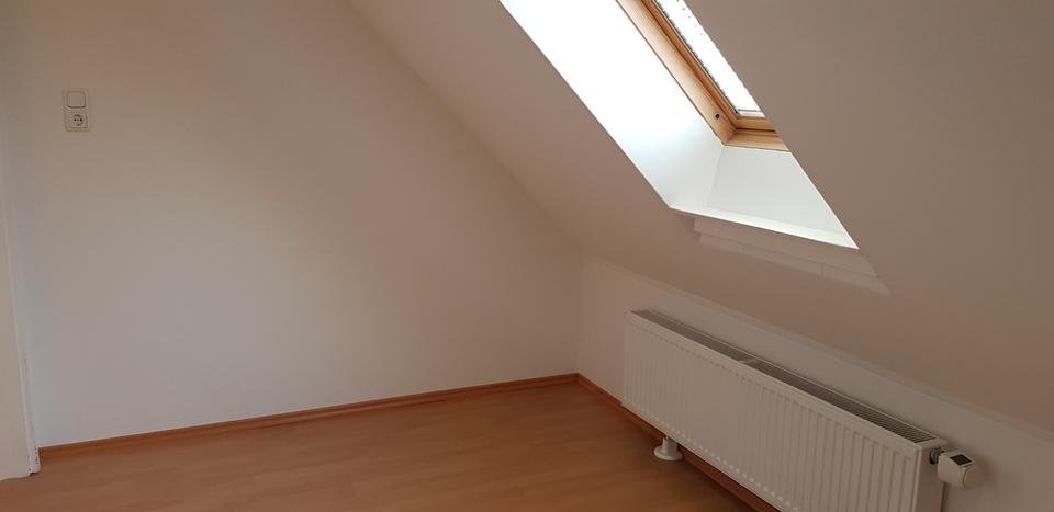 Dachgeschoßwohnung Osterrönfeld - 2.5 Zimmer, 65 m&sup2;, 575&euro; | Angebot:25380668