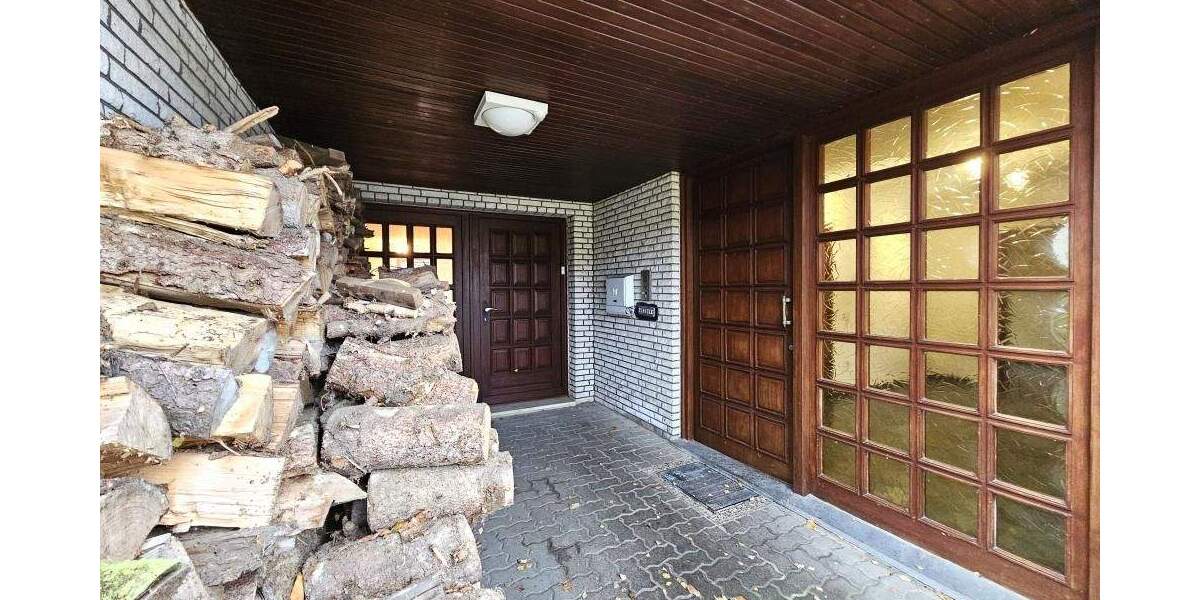 Einfamilienhaus mit Büro und großer Garage in Molfsee 7 zimmer