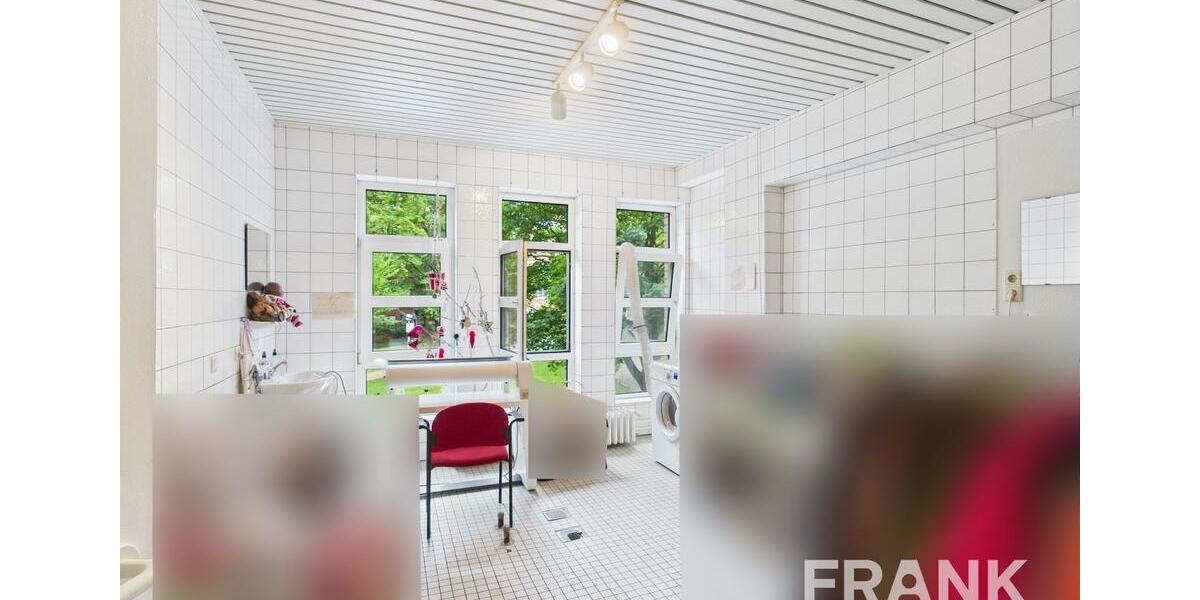 Praxisfläche Tattoostudio Kosmetik in Kiel-Gaarden, 1. OG, Aufzug vorhanden zimmer