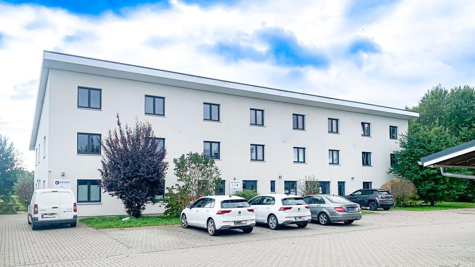 Zwischen Kiel und Rendsburg - top angebundene Bürofläche an der A210 zimmer