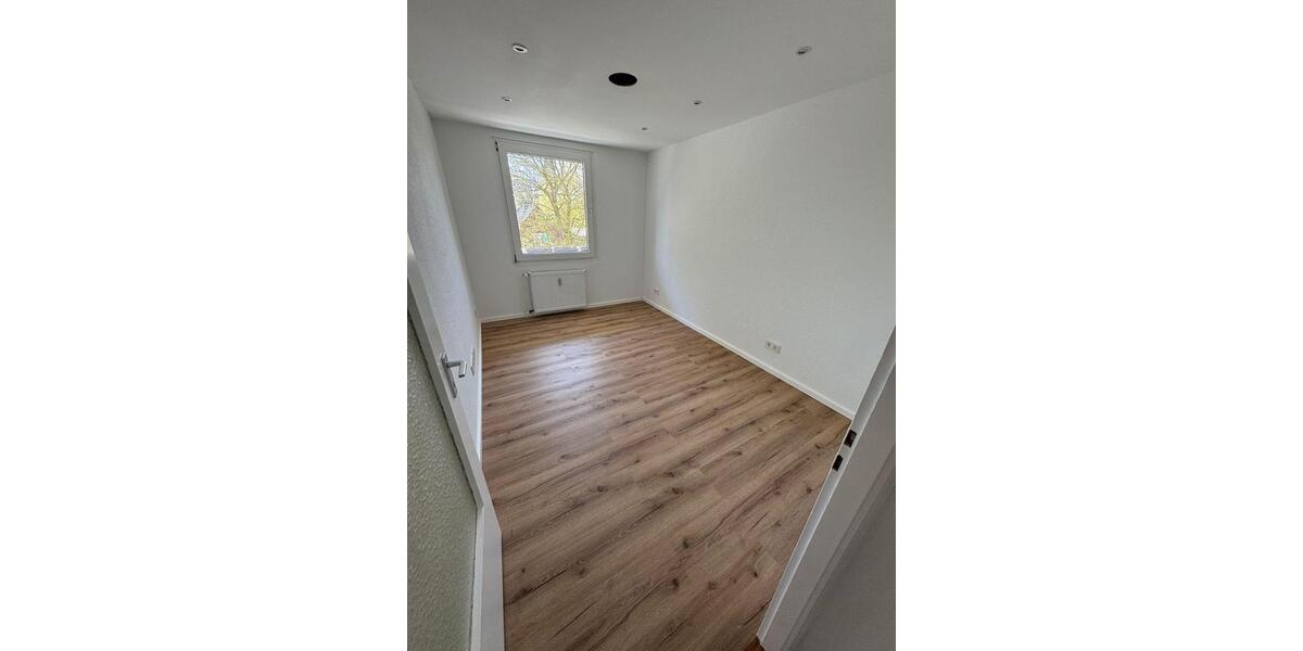 Etagenwohnung Kiel Friedrichsort - 4 Zimmer, 88 m&sup2;, 1.000&euro; | Angebot:26287669