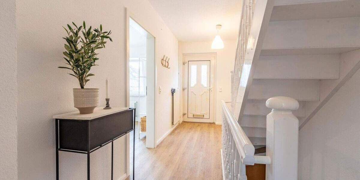 Reihenmittelhaus Kiel Elmschenhagen-Nord - 6 Zimmer, 123 m&sup2;, 419.000&euro; | Angebot:25716429