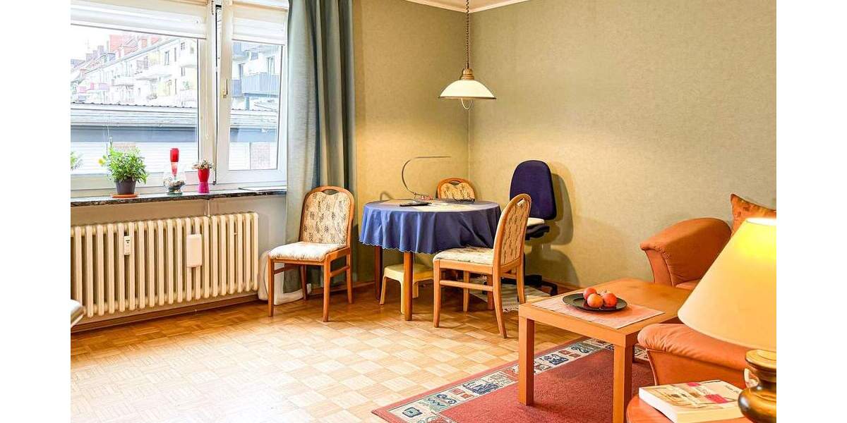 Kiel nahe UKSH - vermietete 2-Zimmer-ETW mit freiem Studentenzimmer im Dachgeschoss 2 zimmer