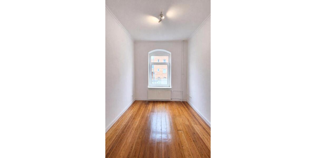 Hochparterre Neumünster - 4 Zimmer, 118 m&sup2;, 1.195&euro; | Angebot:26169851