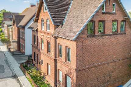 Haus Kiel Friedrichsort - 13 Zimmer, 300 m&sup2;, 585.000&euro; | Angebot:21202523