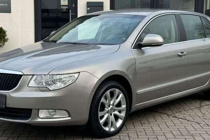 Skoda Superb 178.637 km 3.990 € Neumünster 24536