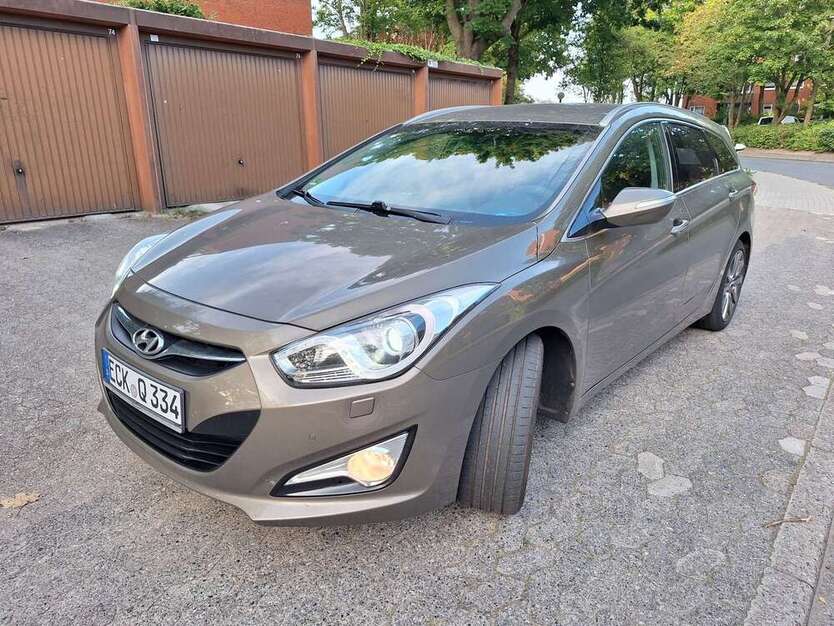 Hyundai i40 180.000 km 8.300 € Eckernförde 24340