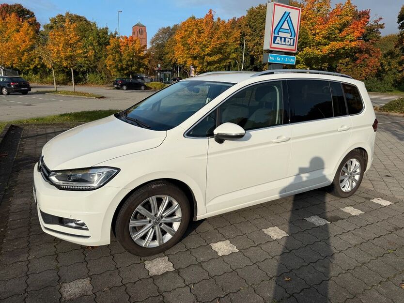 VW Touran 60.026 km 23.250 € Kiel - Gaarden-Ost 24143