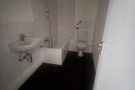 Wohnung Neumünster Innenstadt - 2 Zimmer, 64 m&sup2;, 510&euro; | Angebot:25815463