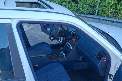 Mercedes-Benz C 180 145.000 km 3.000 &euro; Laboe 24236