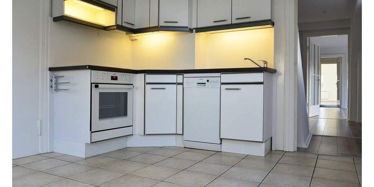 Etagenwohnung Kiel Blücherplatz - 2 Zimmer, 80 m&sup2;, 1.050&euro; | Angebot:25834571