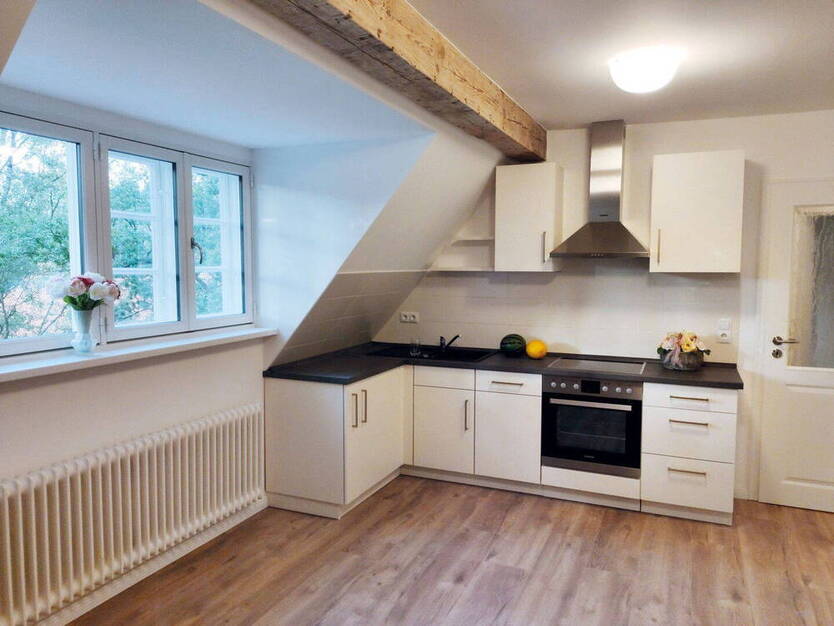 Luxuriöse Dachgeschoß-Wohnung (90 qm) in der 