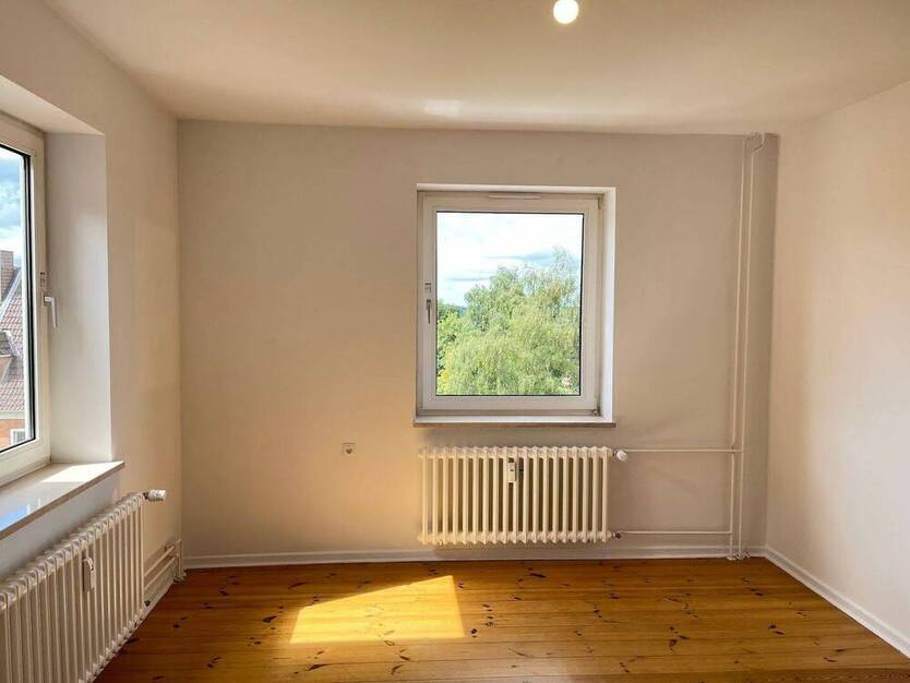 WG-Geeignete 2-Zimmerwohnung mit Küchenzeile und Duschbad in FH-Nähe