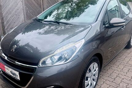 Peugeot 208 137.000 km 6.400 &euro; Neumünster 24536