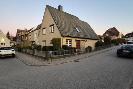 Reihenendhaus in Kiel Süd nahe dem Viehburger Gehölz