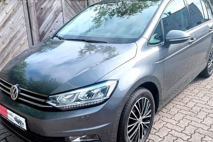 VW Touran 158.000 km 15.700 &euro; Neumünster 24536