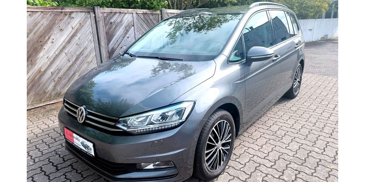VW Touran 158.000 km 15.700 &euro; Neumünster 24536