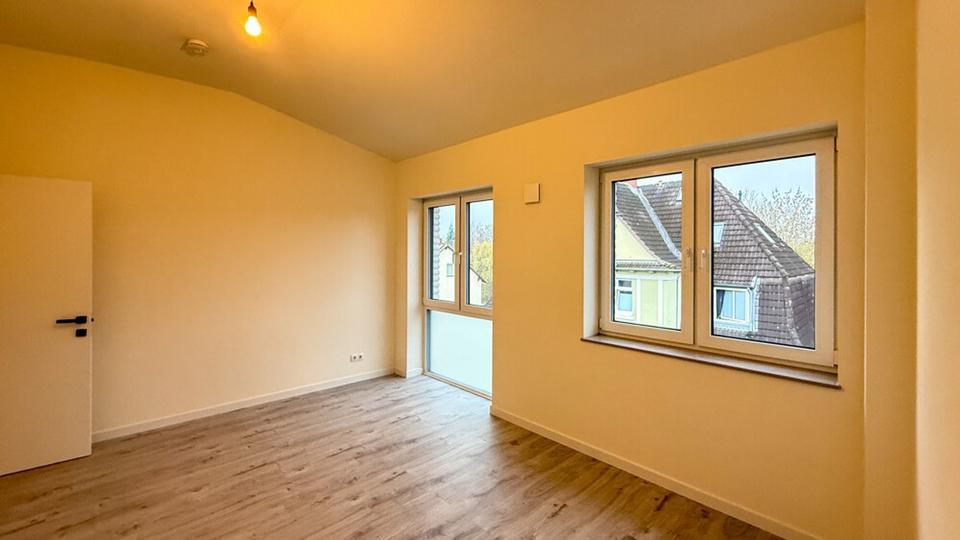 Dachgeschoßwohnung Kiel Friedrichsort - 3 Zimmer, 98 m&sup2;, 1.900&euro; | Angebot:25961716