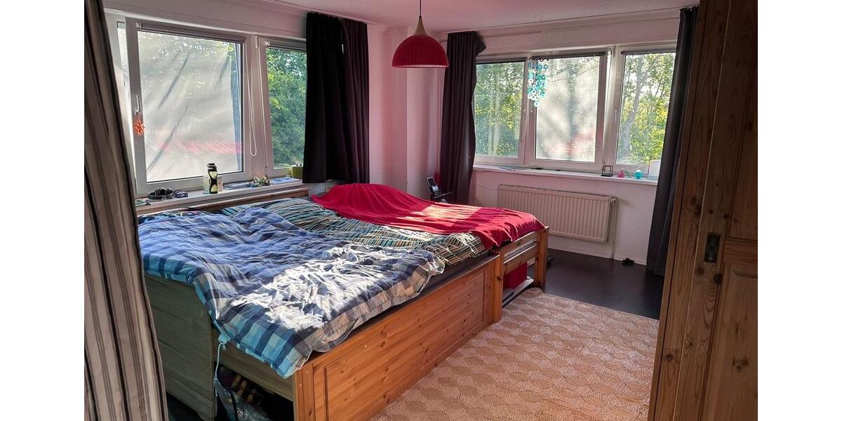 Etagenwohnung Kiel Russee - 4 Zimmer, 120 m&sup2;, 1.350&euro; | Angebot:26596833