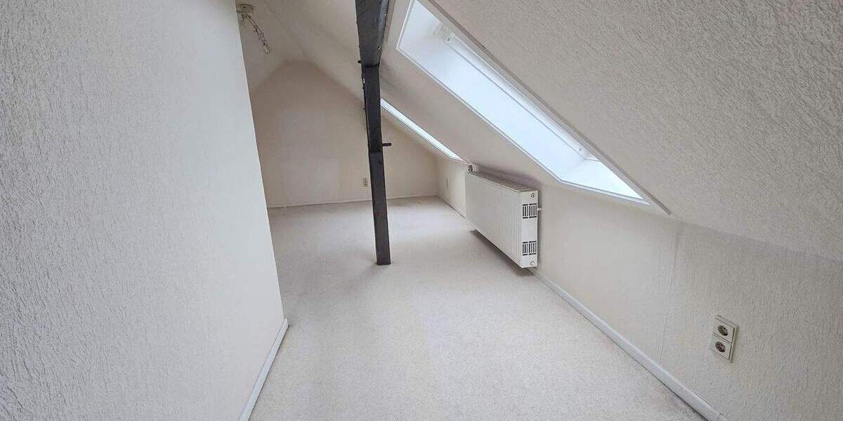 Perfekt für WohnenArbeiten! Resthofhälfte mit Werkstätten, Lagerräumen und Doppelgarage sowie Acker-Grünfläche 6 zimmer