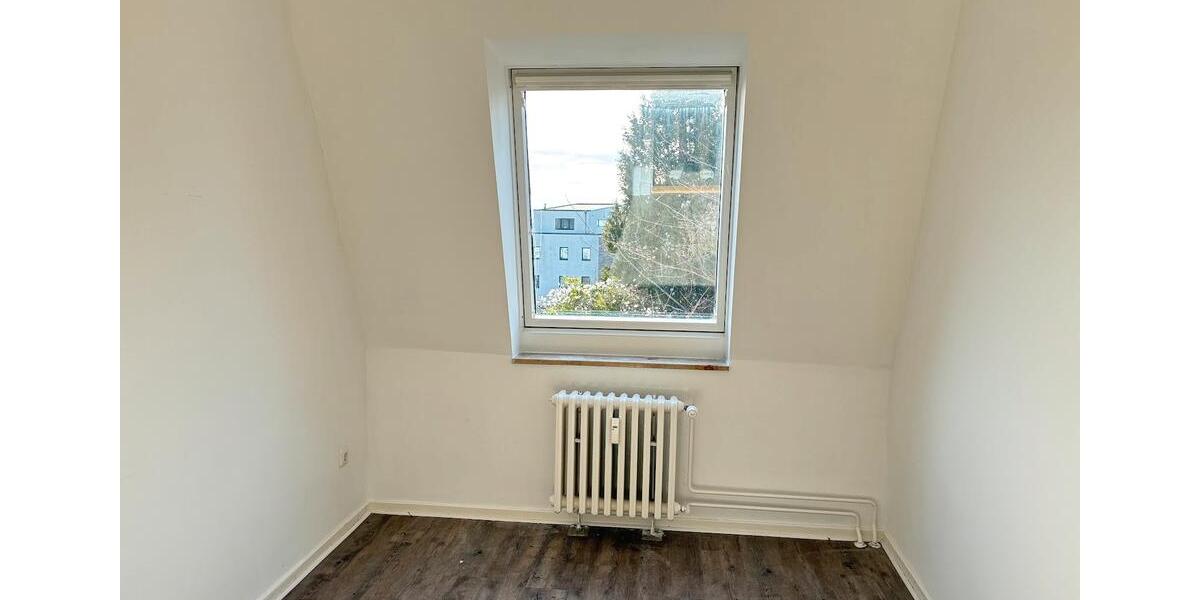 Dachgeschoßwohnung Kiel Neumühlen-Dietrichsdorf - 3.5 Zimmer, 82 m&sup2;, 809&euro; | Angebot:26279442