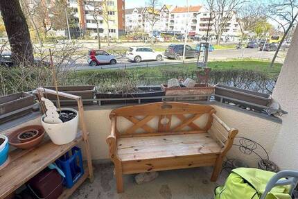 HochparterreWohnung mit Ballkon
