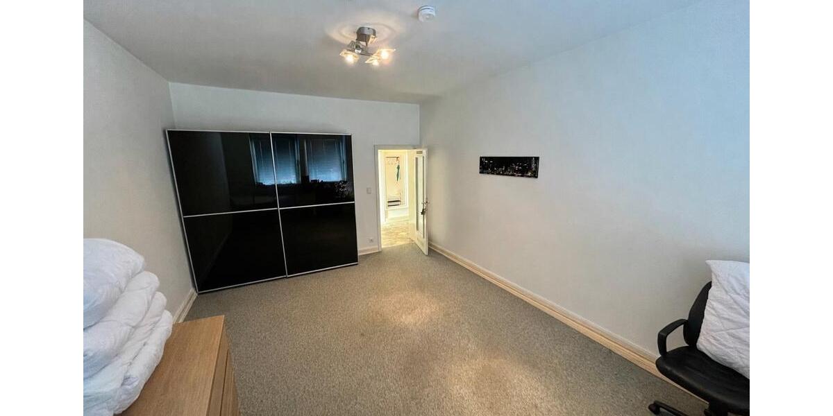 Hochparterre Neumünster - 5 Zimmer, 126 m&sup2;, 238.000&euro; | Angebot:26068815
