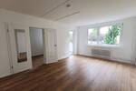 NEU*NEU*NEU*: modernisierte 3 Zimmer + Balkonblick ins Grüne, neue Einbauküche, Gäste-WC, Aufzug