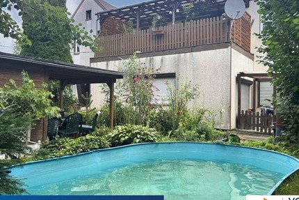 Zweifamilienhaus in ruhiger Lage, mit Solaranlage und Brunnen!