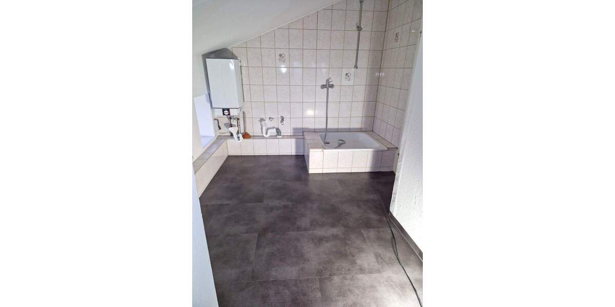 Etagenwohnung Büdelsdorf - 3 Zimmer, 110 m&sup2;, 639&euro; | Angebot:25700043