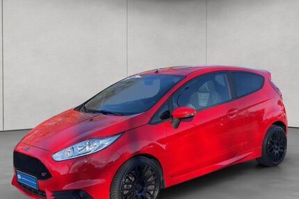 Ford Fiesta 114.086 km 9.890 &euro; Bordesholm 24582