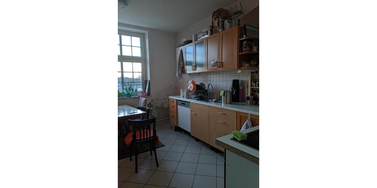 Etagenwohnung Kiel Ellerbek - 7 Zimmer, 220 m&sup2;, 2.750&euro; | Angebot:25328452