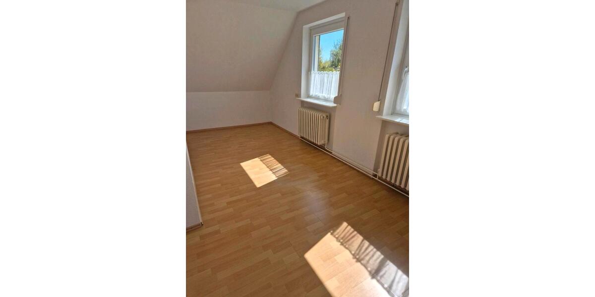 Dachgeschoßwohnung Kiel Friedrichsort - 2.5 Zimmer, 50 m&sup2;, 780&euro; | Angebot:26281761