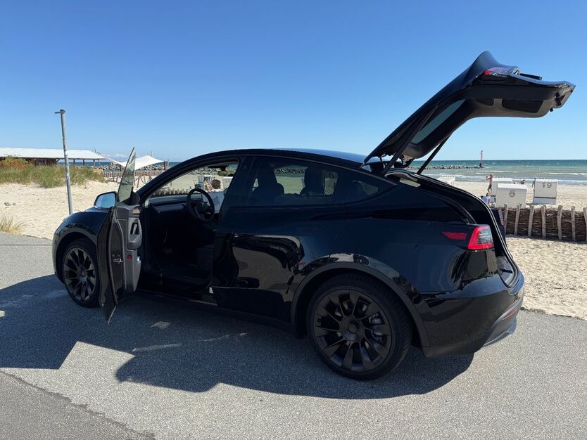 Tesla Model Y 6.200 km 42.950 € Eckernförde 24340