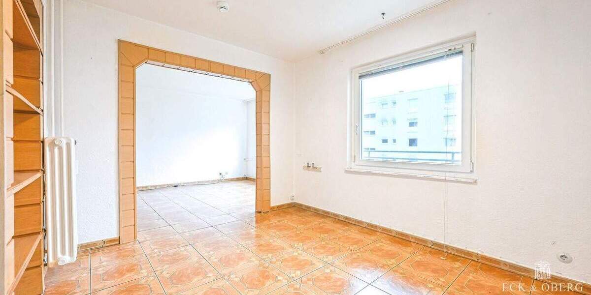 Ihre Chance in Kiel-Mettenhof: Renovierungsbedürftige 3-Zimmer Wohnung mit Südbalkon 3 zimmer