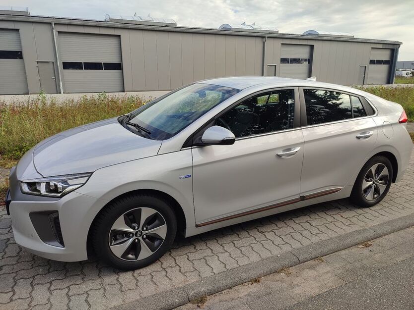 Hyundai IONIQ 16.000 km 16.490 € Schülp 24589