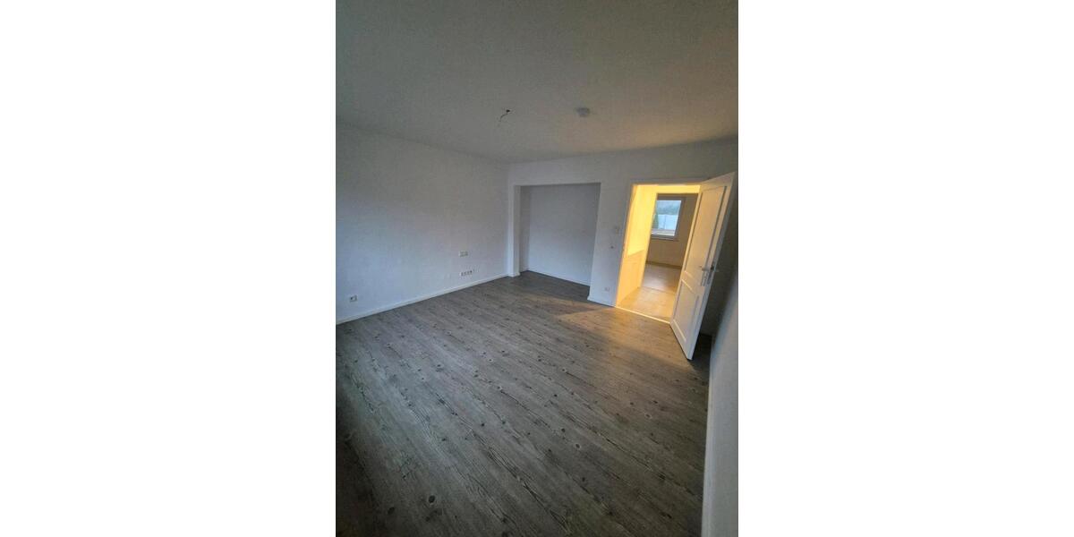Einfamilienhaus Osterrönfeld - 10 Zimmer, 240 m&sup2;, 560.000&euro; | Angebot:25368947