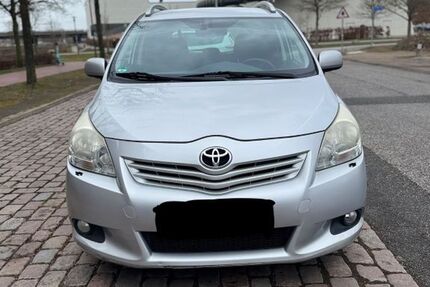 Toyota Verso 260.000 km 4.699 &euro; Kiel 24143