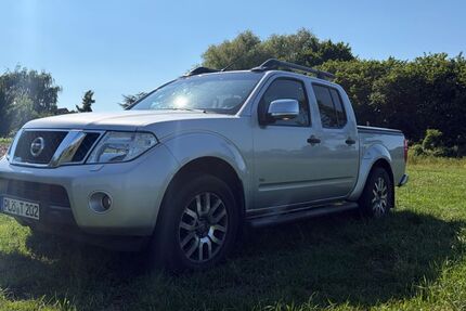 Nissan Navara 263.000 km 9.000 &euro; Fiefbergen 24217