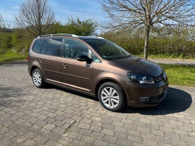 VW Touran 267.327 km 7.500 &euro; Hütten 24358