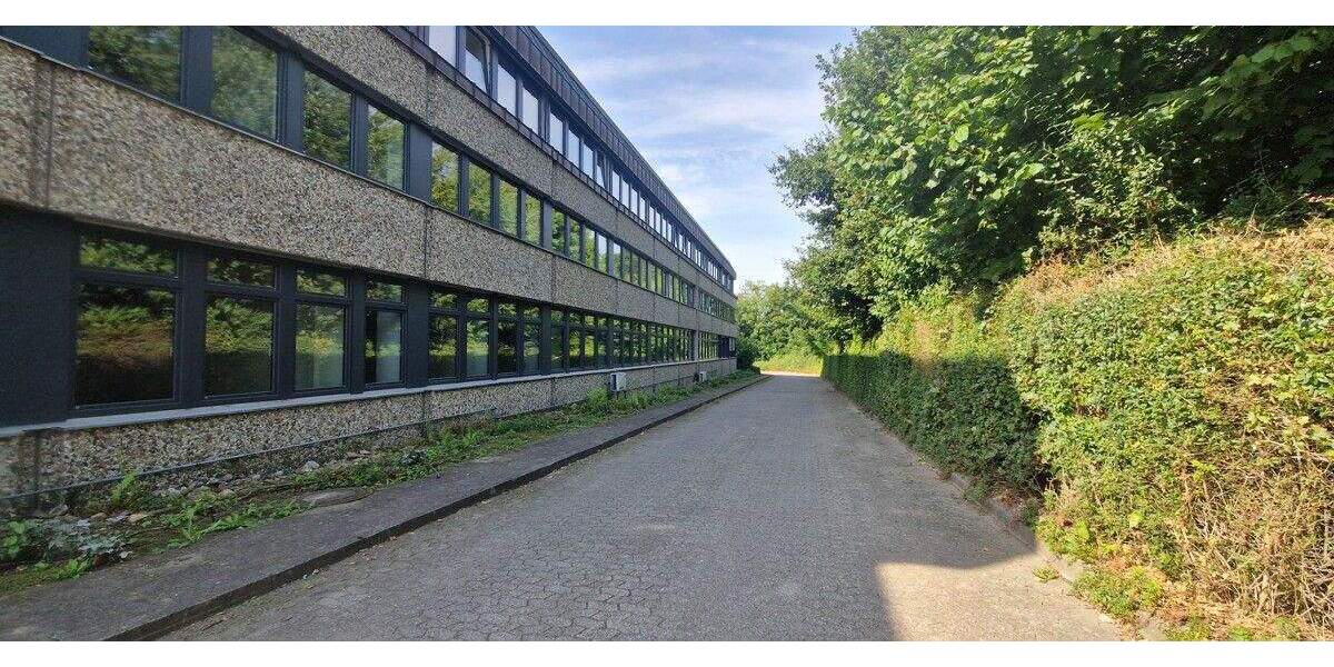 Gewerbeobjekt Kiel Gaarden-Süd - 1 Zimmer, 387 m&sup2;, 3.290&euro; | Angebot:23623669