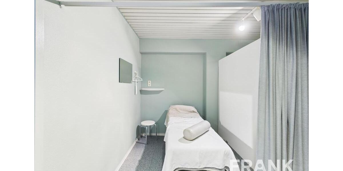 Praxisfläche Tattoostudio Kosmetik in Kiel-Gaarden, 1. OG, Aufzug vorhanden zimmer