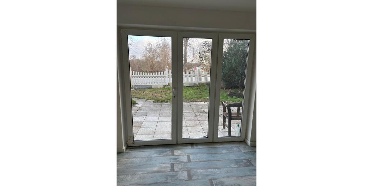 Erdgeschoßwohnung Plön - 4 Zimmer, 110 m&sup2;, 1.100&euro; | Angebot:25940784