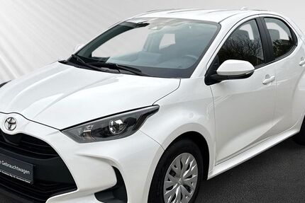 Toyota Yaris 37.500 km 15.195 € Neumünster 24536