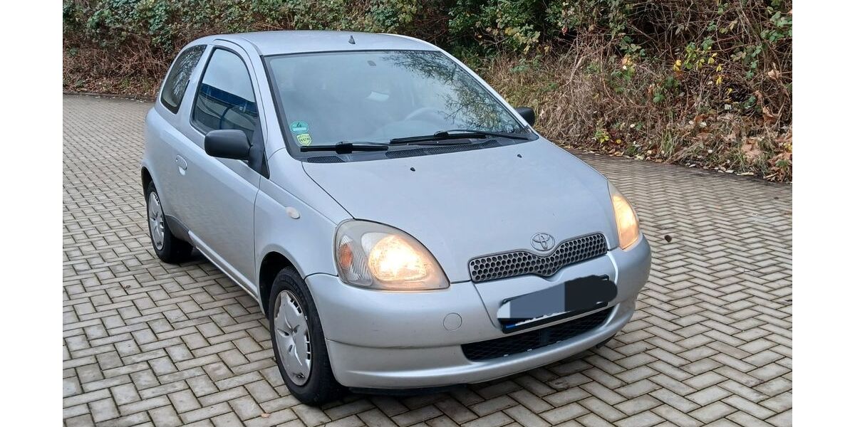 Toyota Yaris 295.000 km 1.995 &euro; Kiel 24113