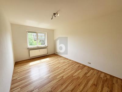 CITYPERLE MIT BLICK INS GRÜNE - Etagenwohnung Neumünster | Angebot:27359500