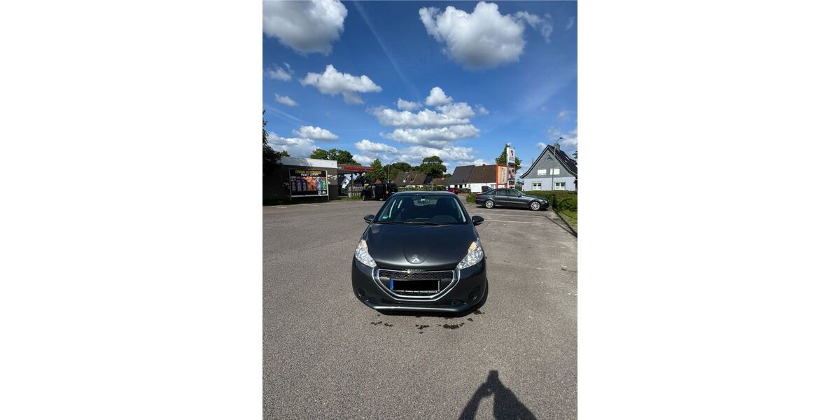 Peugeot 208 139.500 km 3.900 &euro; Großharrie 24625