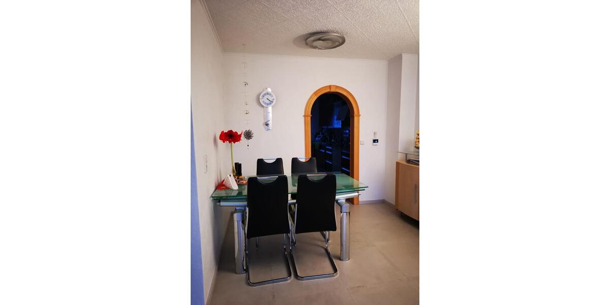 Vollunterkellertes Reihenmittelhaus mit separater Garage 4 zimmer