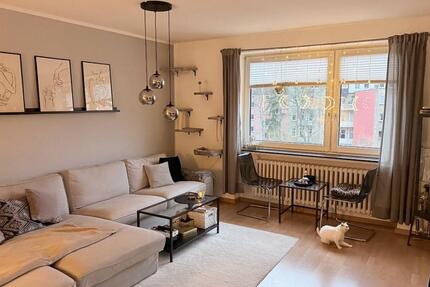 Lichtdurchfluterte 2 Zimmer Wohnung im 2. OG m BALKON 2 zimmer